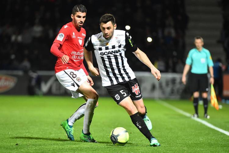 马赛主教练调整阵容取得一线胜绩，备战下场比赛的简单介绍